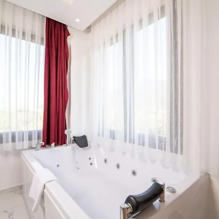 Hotel Parla 2 / 4*